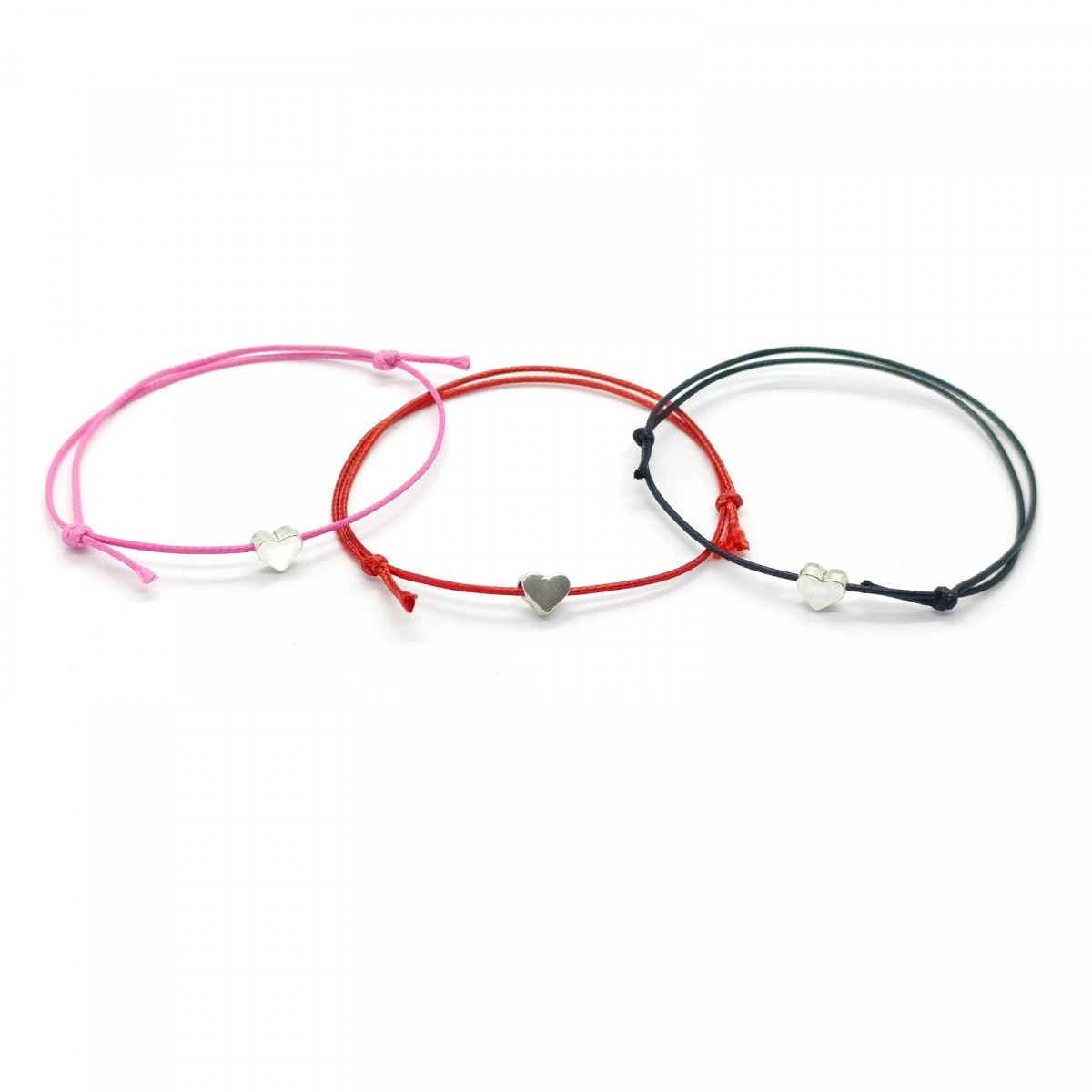 Bracciale in cordoncino sottile con cuore in argento