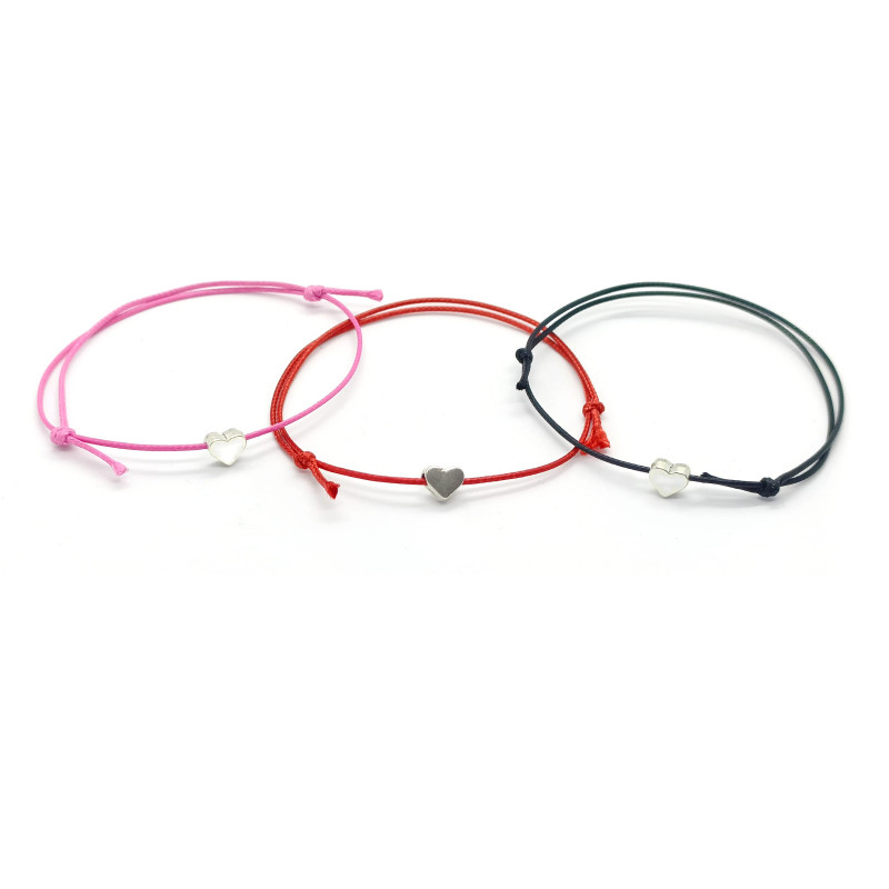 Bracciale in cordoncino sottile con cuore in argento