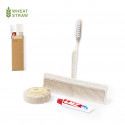 Set igienico con spazzolino e dentifricio sapone e pettine presentato in una scatola kraft - Set igienico con spazzolino e dentifricio sapone e pettine presentato in una scatola kraft