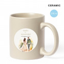 Tazza in ceramica con adesivo personalizzato per i dettagli del matrimonio