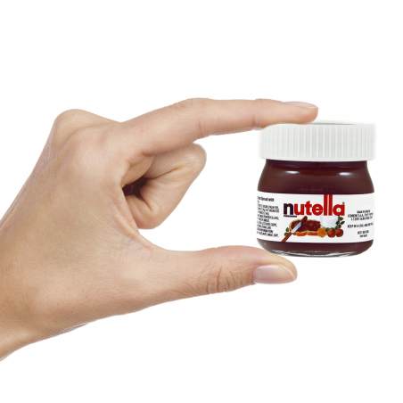 Nutella in vasetto con pallina per biscotti presentata in un sacchetto personalizzato con adesivo di halloween