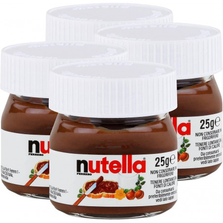 Nutella in vasetto con pallina per biscotti presentata in un sacchetto personalizzato con adesivo di halloween