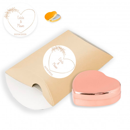 Balsamo per labbra a forma di cuore in custodia kraft con adesivo minimalista personalizzato per i dettagli